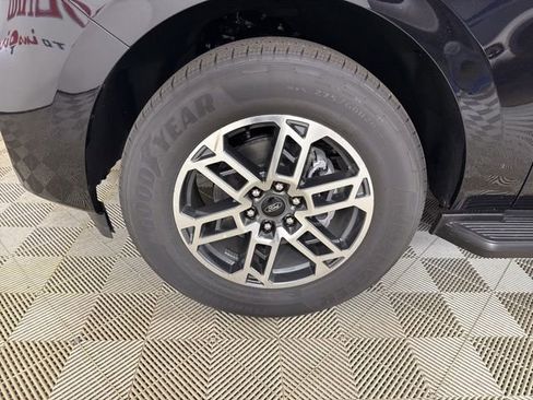 New 2025 Ford Expedition Active image 33