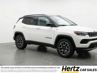 Used 2025 Jeep Compass Trailhawk AWD/4WD video 1