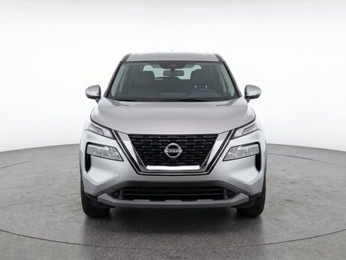 Used 2023 Nissan Rogue SV AWD/4WD image 2