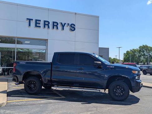 Used 2021 Chevrolet Silverado 1500 Custom Trail Boss AWD/4WD image 2