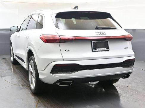 Used 2025 Audi Q5 Premium Plus w/ Premium Plus AWD/4WD image 4