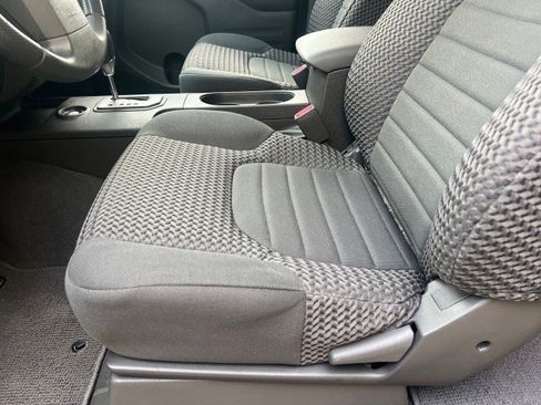 Used 2021 Nissan Frontier SV image 17