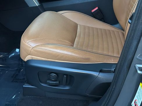 Used 2018 Land Rover Discovery HSE Luxury AWD/4WD image 21
