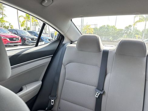 Used 2019 Hyundai Elantra SEL FWD image 17