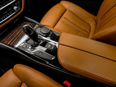 Used 2020 BMW 530i w/ Premium Package image 27