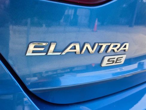 Used 2018 Hyundai Elantra SE FWD image 16