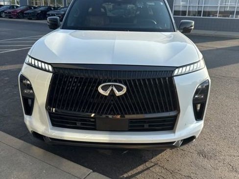 Used 2025 INFINITI QX80 Autograph image 3