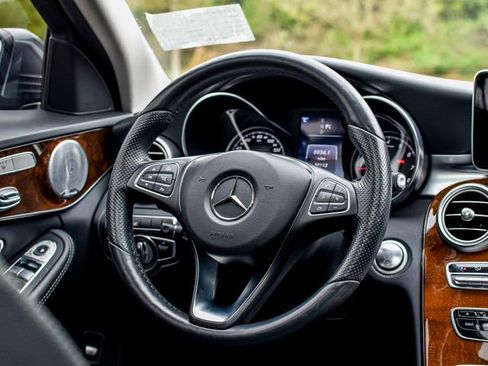 Used 2017 Mercedes-Benz C 300 4MATIC Sedan image 7