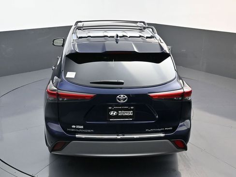 Used 2022 Toyota Highlander Platinum AWD/4WD image 17