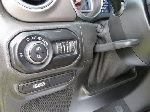 Used 2020 Jeep Gladiator Rubicon AWD/4WD image 10