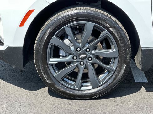 Certified 2023 Chevrolet Equinox RS w/ RS Leather Package AWD/4WD image 8