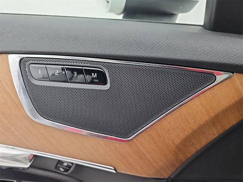 Used 2021 Volvo XC90 T5 Momentum image 34