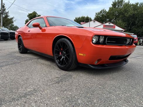 Used 2008 Dodge Challenger SRT8 RWD image 7