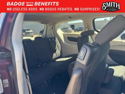 Used 2018 Chrysler Pacifica Touring Plus FWD image 25