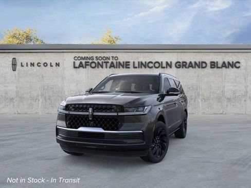 New 2026 Lincoln Navigator Reserve w/ Jet Appearance Package AWD/4WD image 2