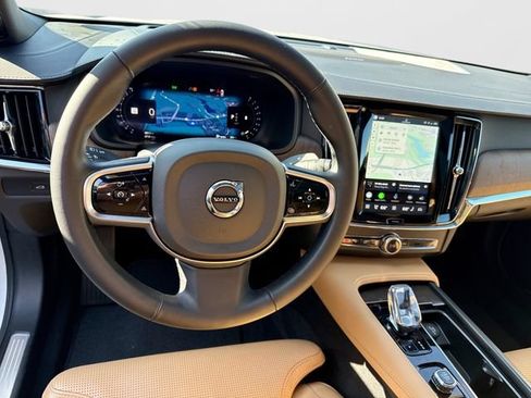 Certified 2025 Volvo V90 B6 Cross Country Ultra w/ Climate Package AWD/4WD image 13