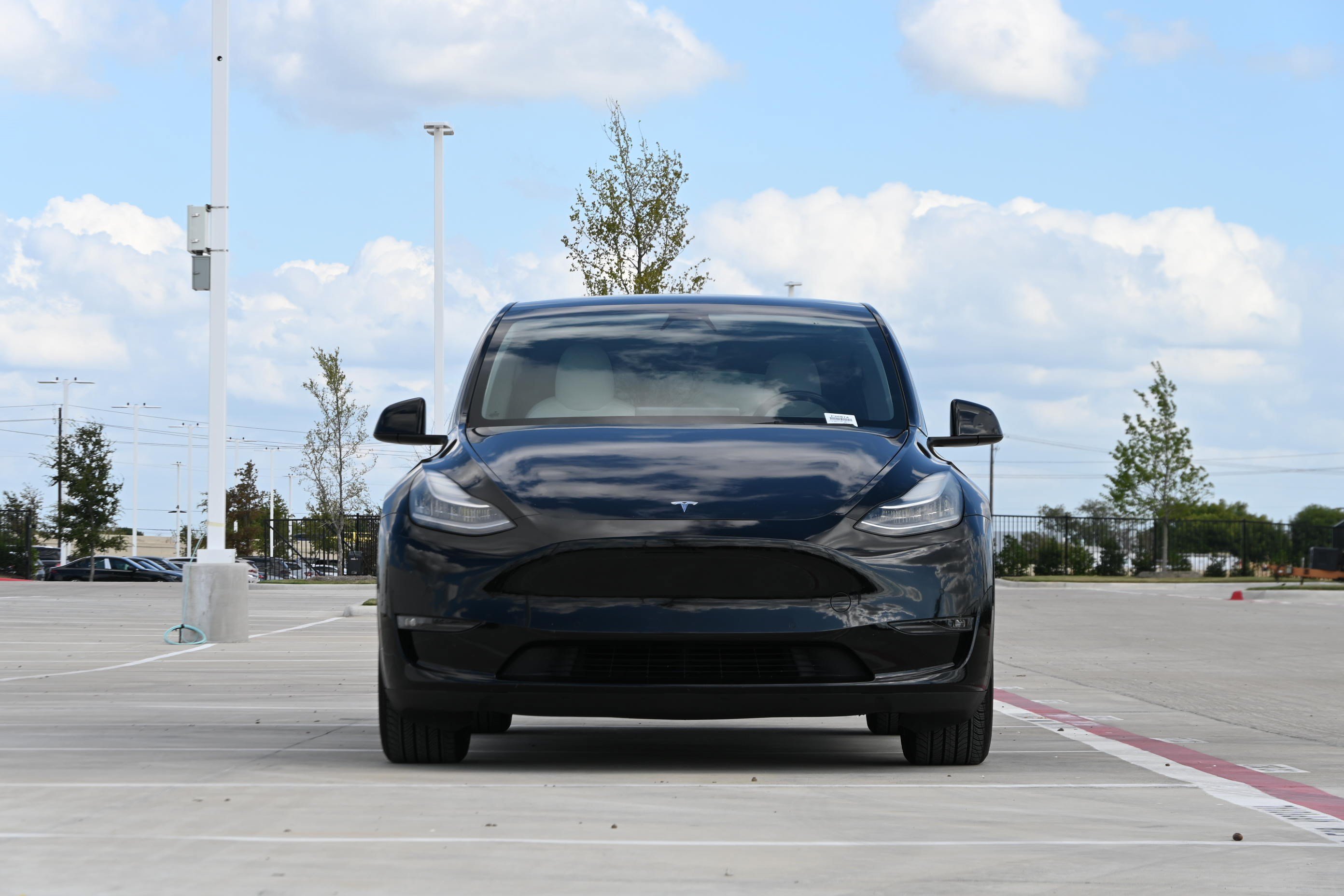 Used 2021 Tesla Model Y Long Range AWD/4WD image 3