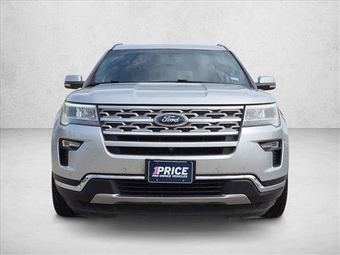 Used 2018 Ford Explorer Limited FWD image 2