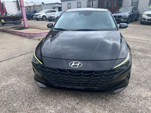 Used 2021 Hyundai Elantra SEL w/ Convenience Package FWD image 2