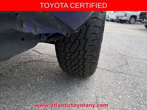Certified 2024 Toyota Tacoma TRD Off-Road AWD/4WD image 35