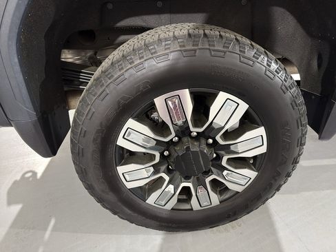 Used 2024 GMC Sierra 2500 Denali w/ Denali Reserve Package image 10