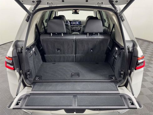 Used 2024 BMW X7 xDrive40i w/ Premium Package image 14