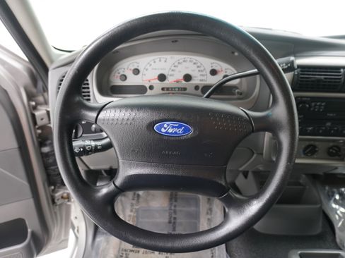 Used 2005 Ford Explorer Sport Trac Adrenalin image 16