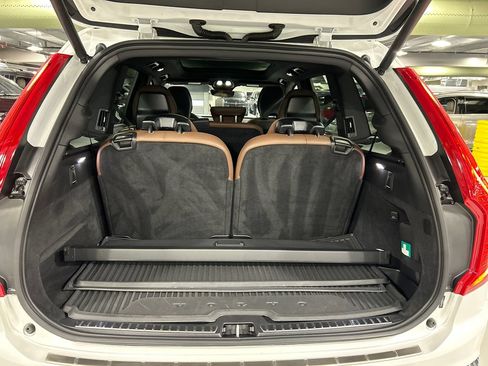 Certified 2024 Volvo XC90 B5 Plus AWD/4WD image 27