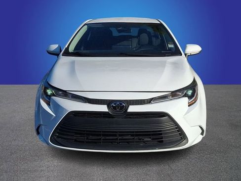Used 2024 Toyota Corolla LE FWD image 2