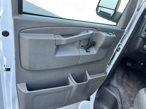 Used 2024 GMC Savana 2500 w/ Driver Convenience Package image 17