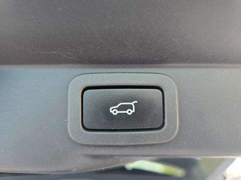 Used 2019 Land Rover Range Rover Sport HSE AWD/4WD image 36