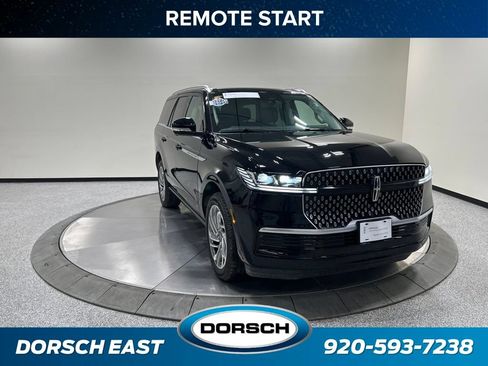 Certified 2026 Lincoln Navigator Reserve AWD/4WD image 3