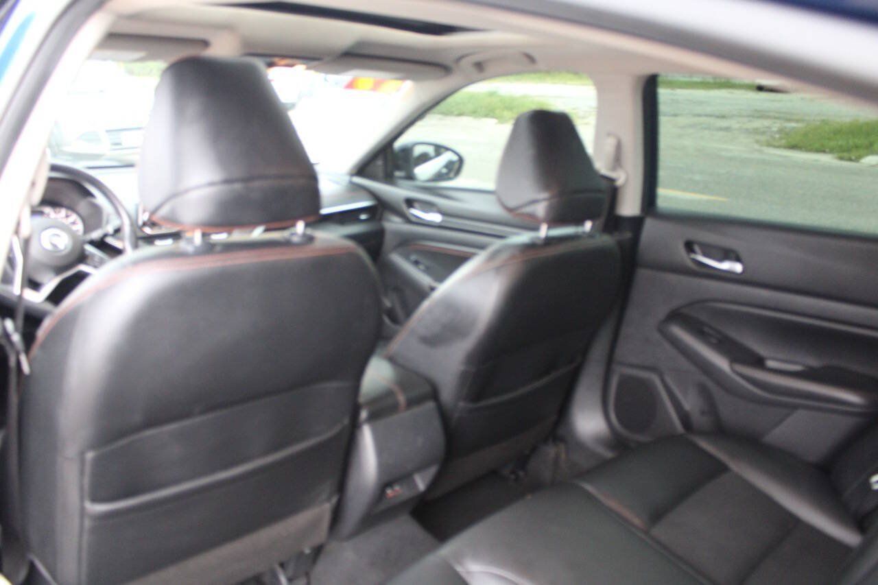 Used 2019 Nissan Altima 2.5 SR w/ SR Premium Package AWD/4WD image 17