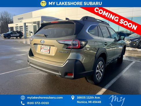 Used 2025 Subaru Outback Premium image 9