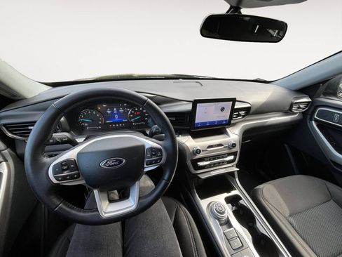 Certified 2023 Ford Explorer XLT AWD/4WD image 10