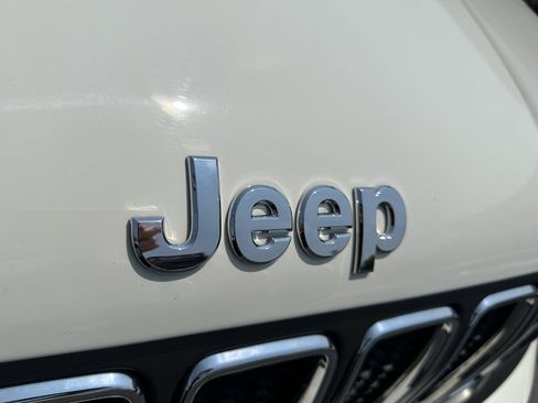 Used 2020 Jeep Renegade Limited w/ UConnect 8.4 Nav Group AWD/4WD image 22