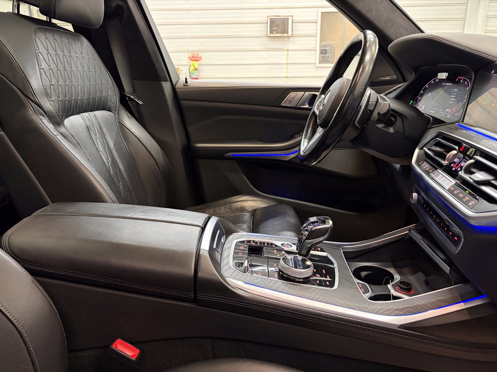 Used 2021 BMW X7 M50i AWD/4WD image 31