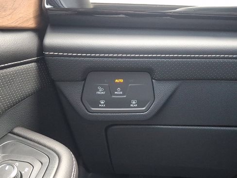 New 2026 Volkswagen Atlas SE AWD/4WD image 15