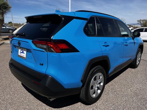 Used 2021 Toyota RAV4 LE w/ Carpet Mat Package (TMS) image 5