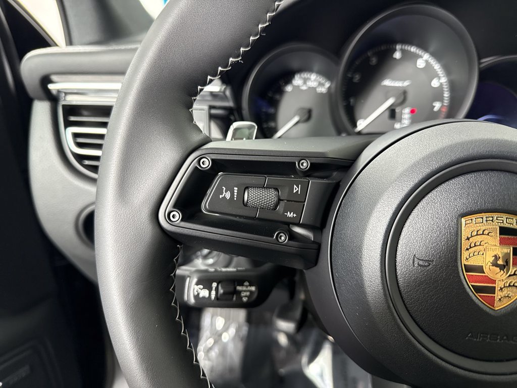 Certified 2026 Porsche Macan Turbo AWD/4WD image 38