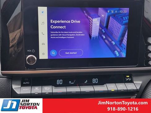 Used 2025 Toyota Camry SE w/ Convenience Package FWD image 18