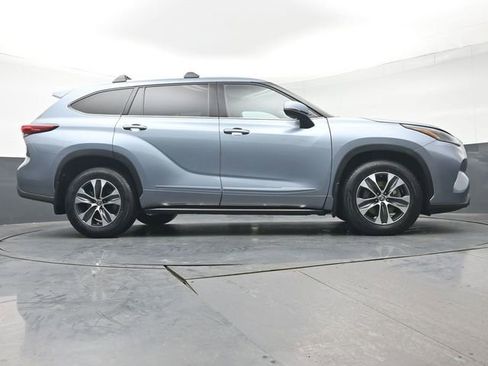 Used 2022 Toyota Highlander XLE image 42