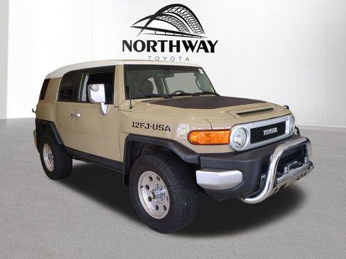 Used 2012 Toyota FJ Cruiser 4WD w/ Convenience Pkg image 6