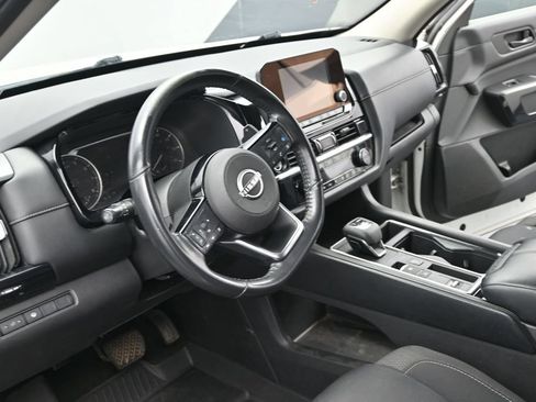 Used 2023 Nissan Pathfinder SV FWD image 11