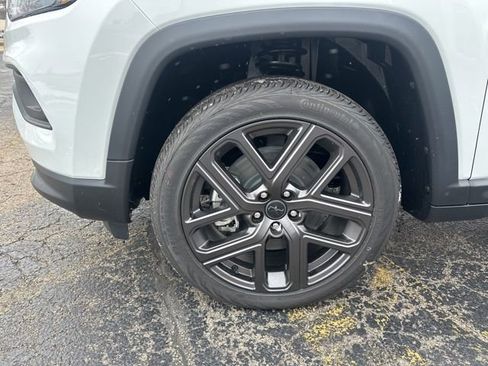 New 2026 Jeep Compass Altitude image 18