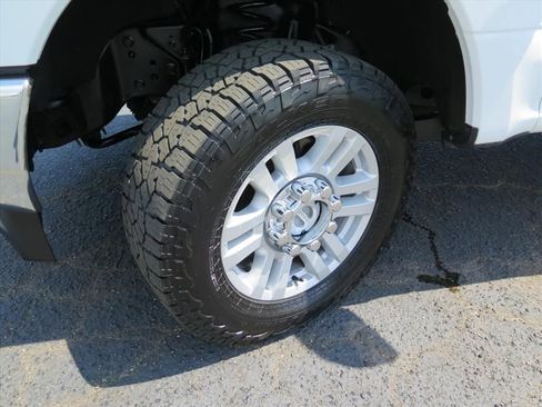 Used 2017 Ford F250 XLT AWD/4WD image 18