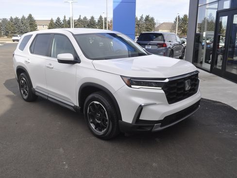 Certified 2025 Honda Pilot EX-L image 1