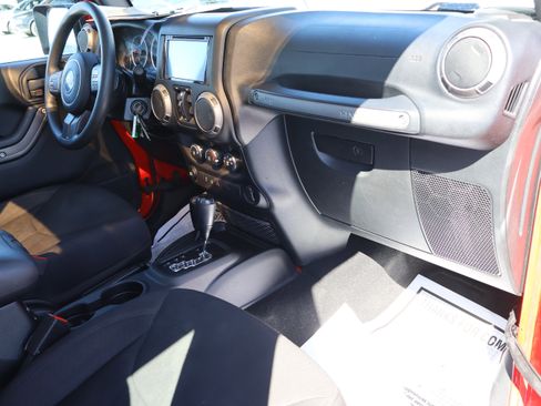 Used 2017 Jeep Wrangler Unlimited Sport image 10