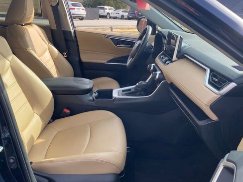 Used 2025 Toyota RAV4 XLE Premium image 18