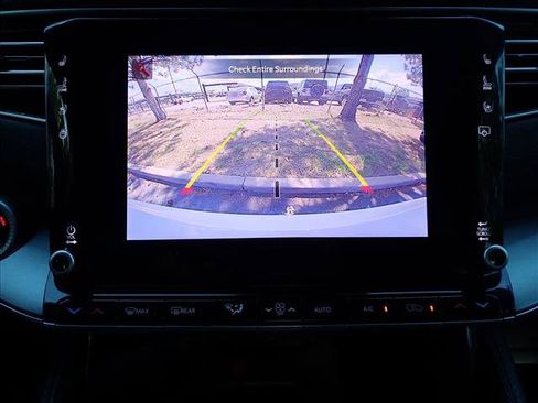 Used 2024 Jeep Wagoneer L Series II AWD/4WD image 19